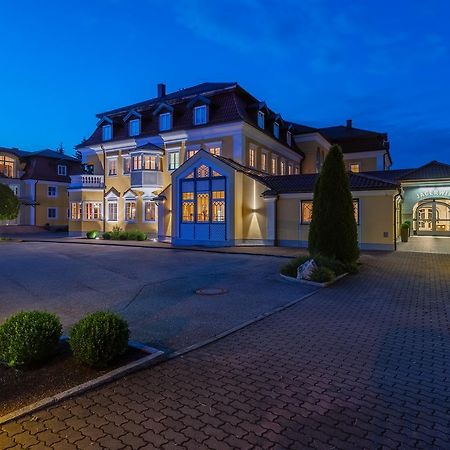 Gasthof Hotel Jaegerwirt Щрасвалхен Екстериор снимка