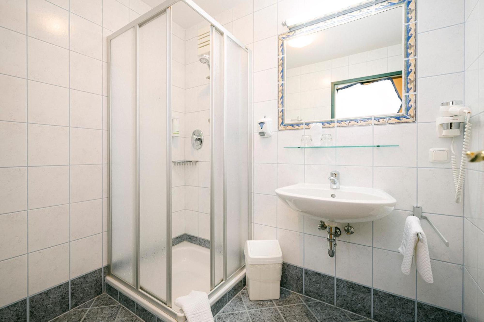 Gasthof Hotel Jaegerwirt Щрасвалхен Екстериор снимка