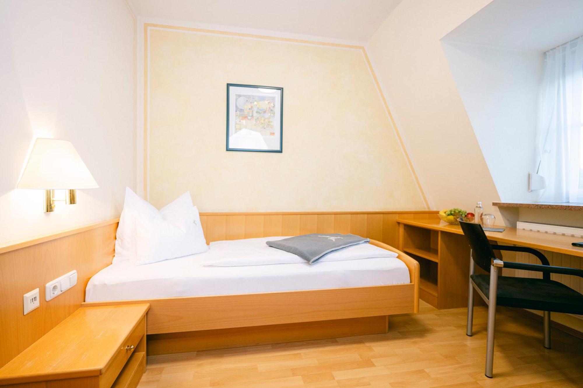 Gasthof Hotel Jaegerwirt Щрасвалхен Екстериор снимка