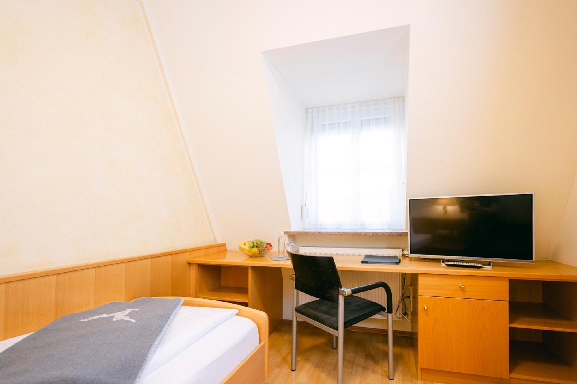 Gasthof Hotel Jaegerwirt Щрасвалхен Екстериор снимка