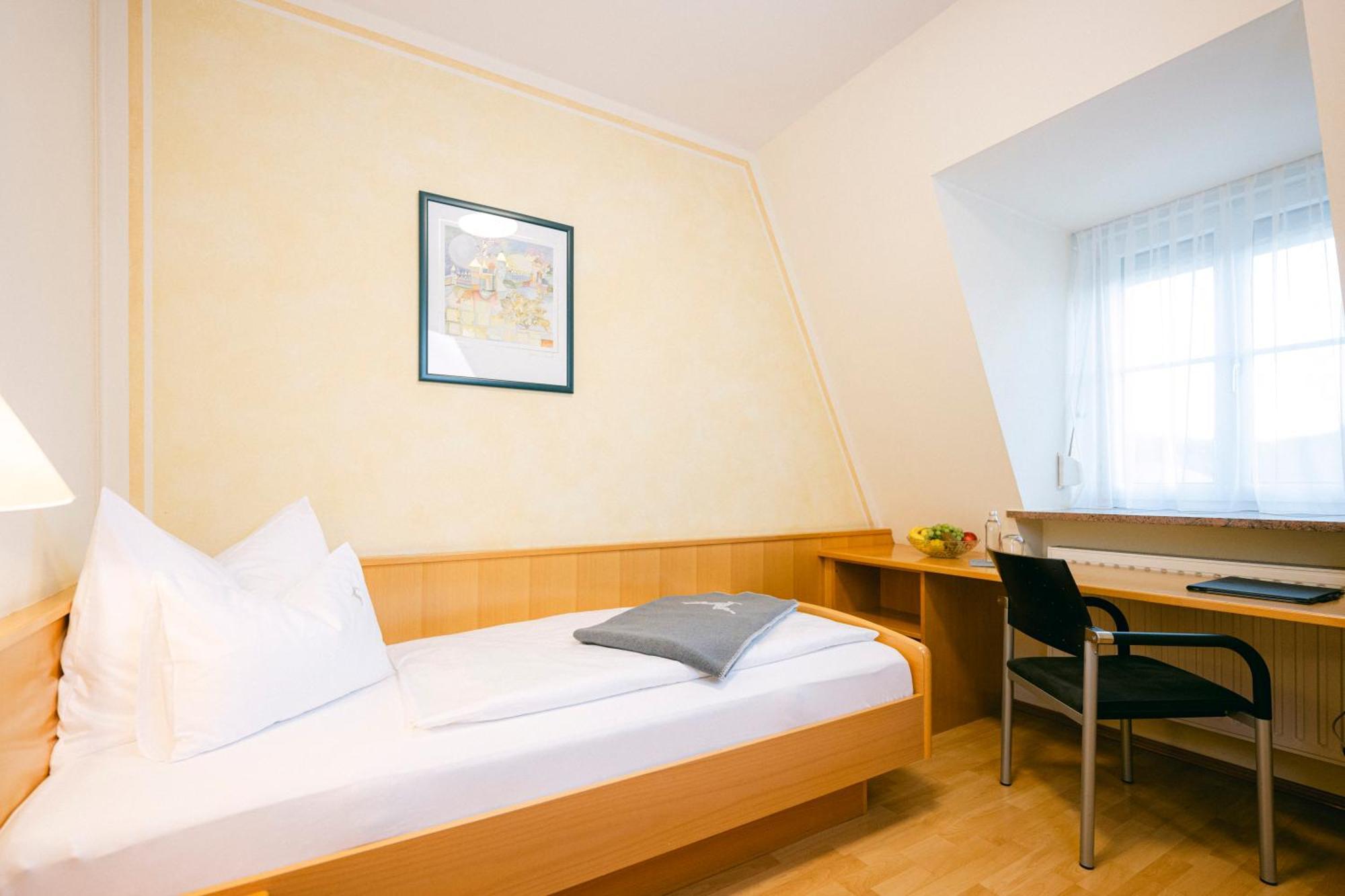 Gasthof Hotel Jaegerwirt Щрасвалхен Екстериор снимка