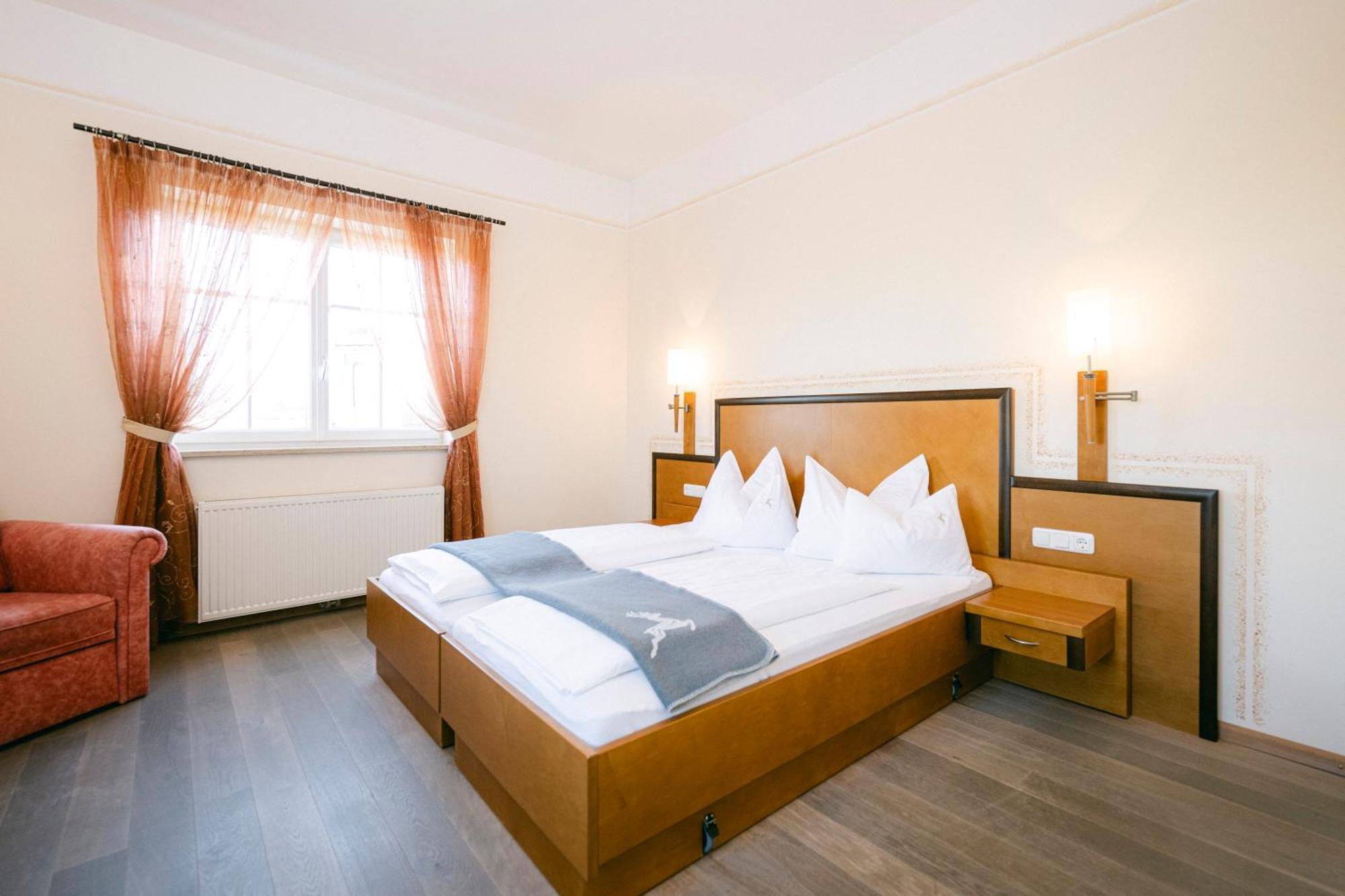 Gasthof Hotel Jaegerwirt Щрасвалхен Екстериор снимка