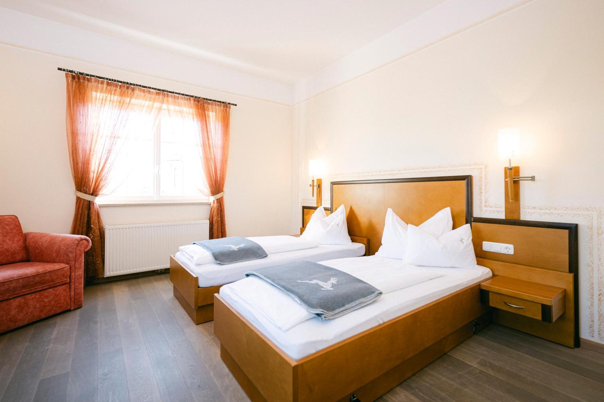 Gasthof Hotel Jaegerwirt Щрасвалхен Екстериор снимка